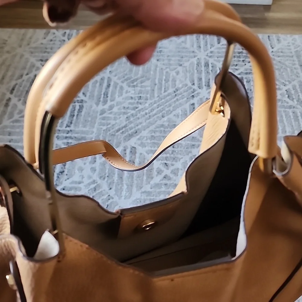 Sondra Roberts Tan Slouchy Hobo Shoulder Bag  Soft Vegan Leather - Picture 6 of 9